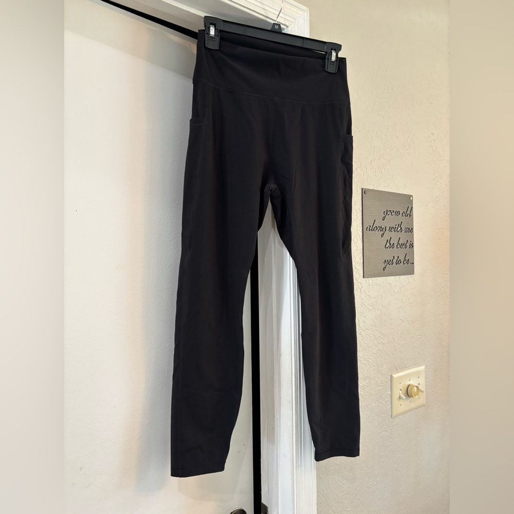Stelle - Size Large - YOGA PANTS High Rise - Phone Pockets - Black - Never Worn